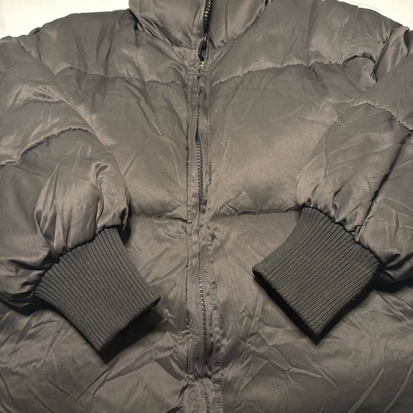 Women’s Puffer Jacket - Picture 2 of 11